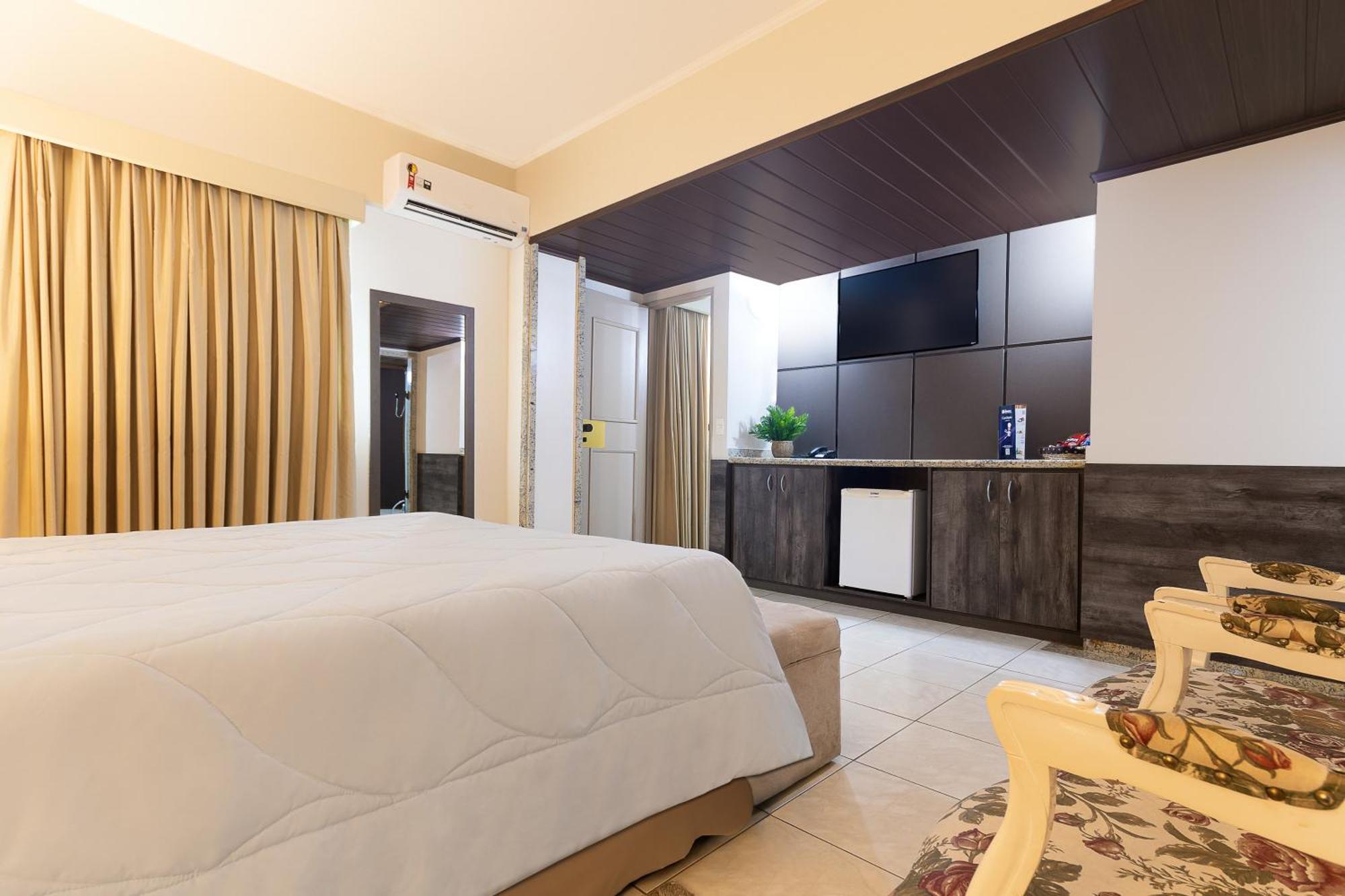 Hotel Dan Inn Franca & Convencoes By Nacional Inn Екстер'єр фото